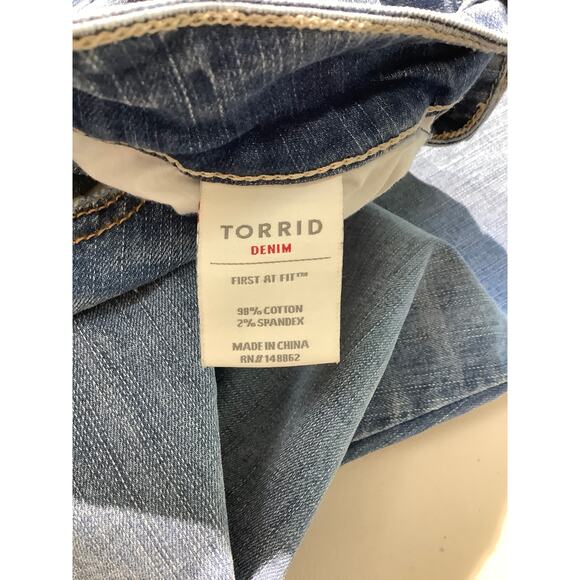 Torrid Light Wash Skinny Jeans Women’s 20 – First at Fit, Curvy Stretch Denim - Picture 4 of 8